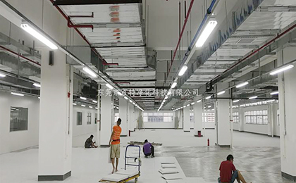 在東莞工地施工PVC防靜電地（dì）板